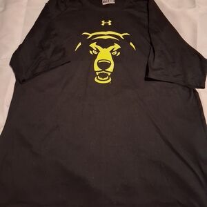Under Armour Heatgear Loose Style Black T-Shirt with Yellow Bear Design Size XL